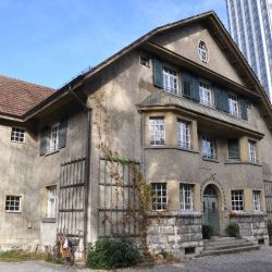 Haus Aussen_05.JPG