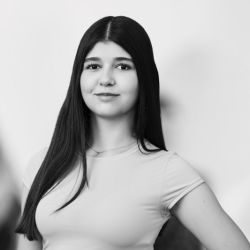 Zekiri Emine, Praktikantin